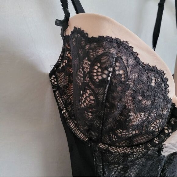 Victoria's Secret Lace & Sheer Corset with Garder Straps Size 32D EUC - Picture 6 of 9